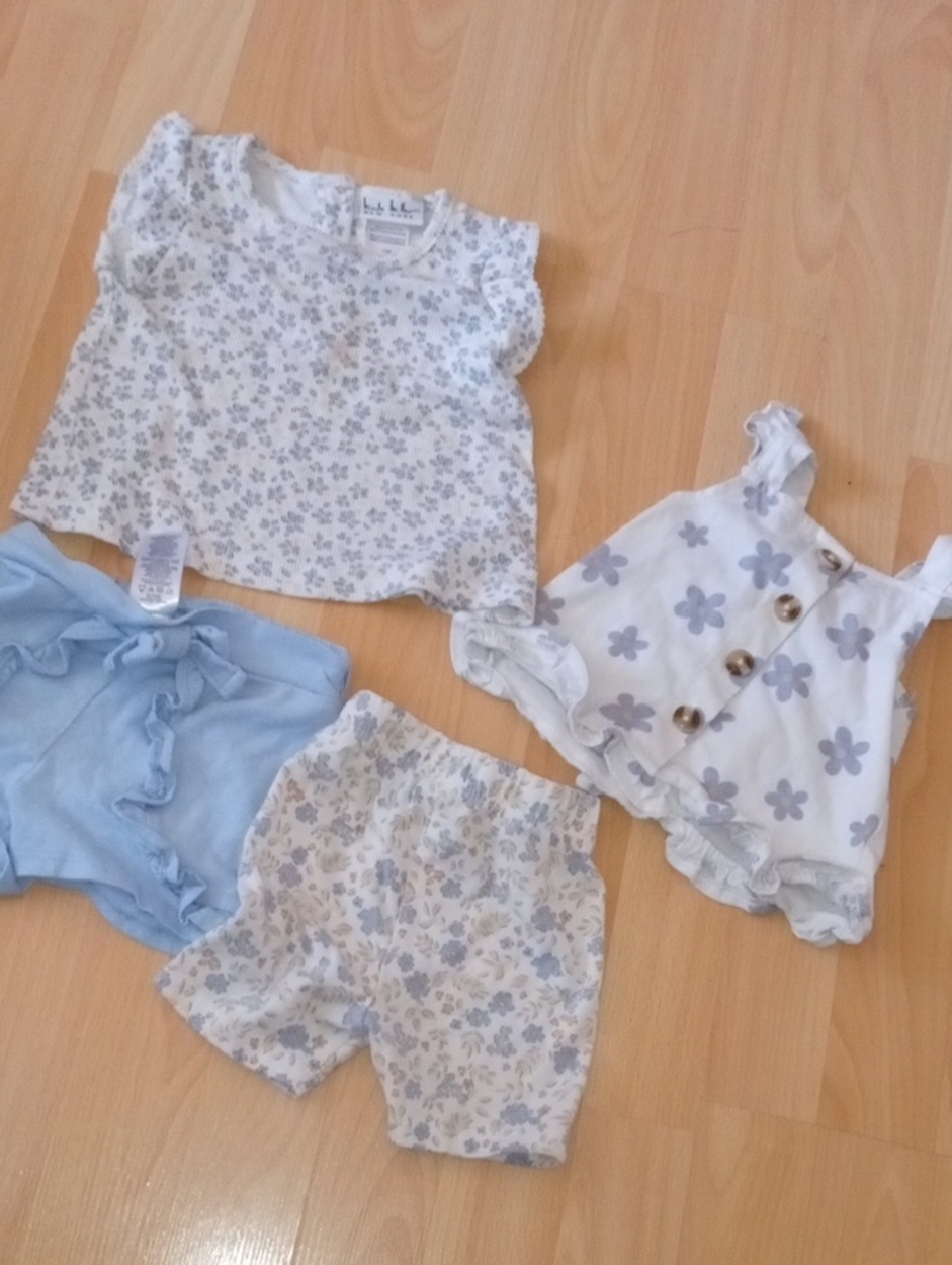 💲2⃣▶▶❤Nicole Miller Blue and White Floral Baby Top & Shorts Set